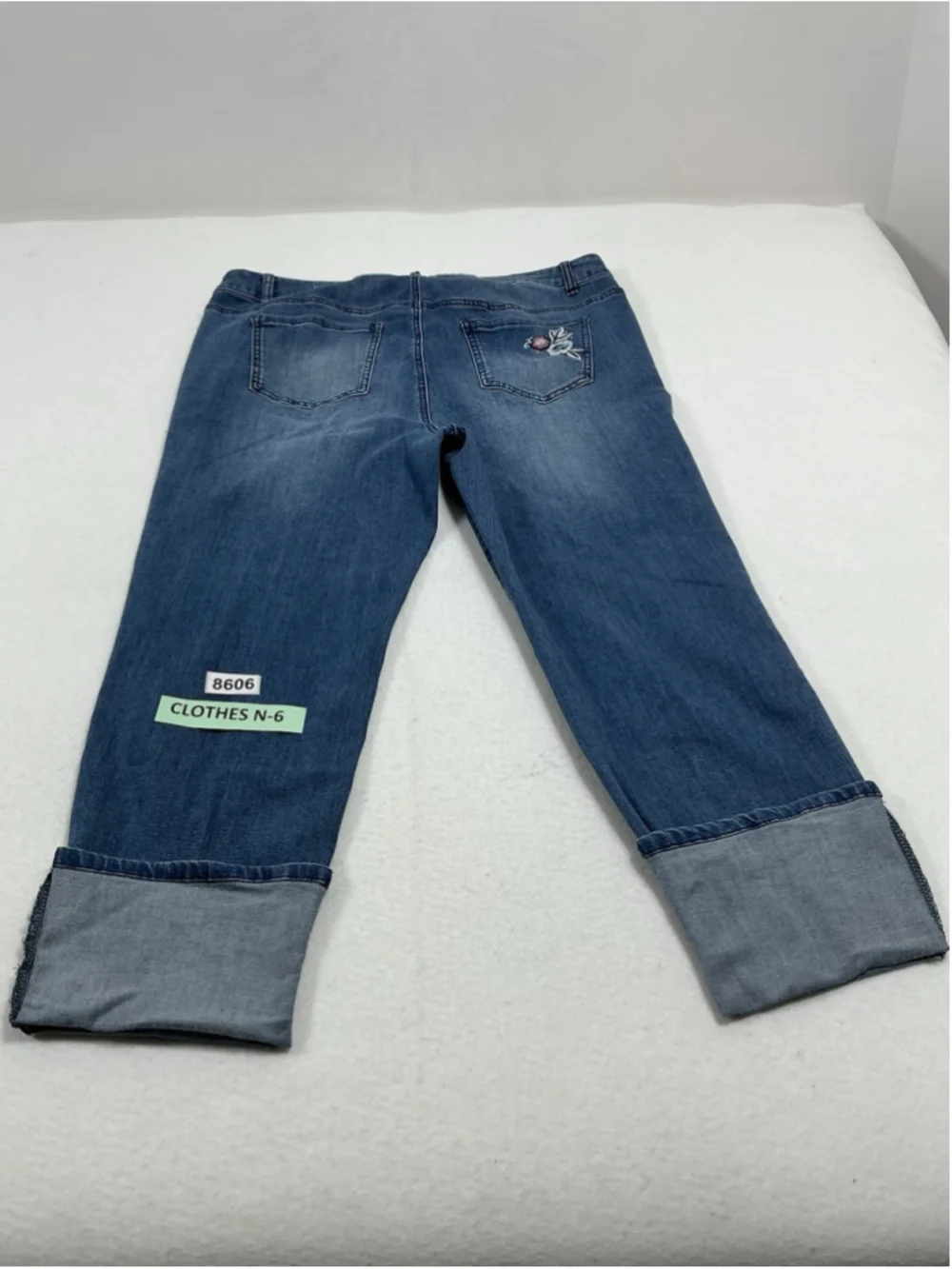 Woman’s Excellent Condition Avenue Blue Denim Jeans 18 Embroidered - Picture 4 of 8